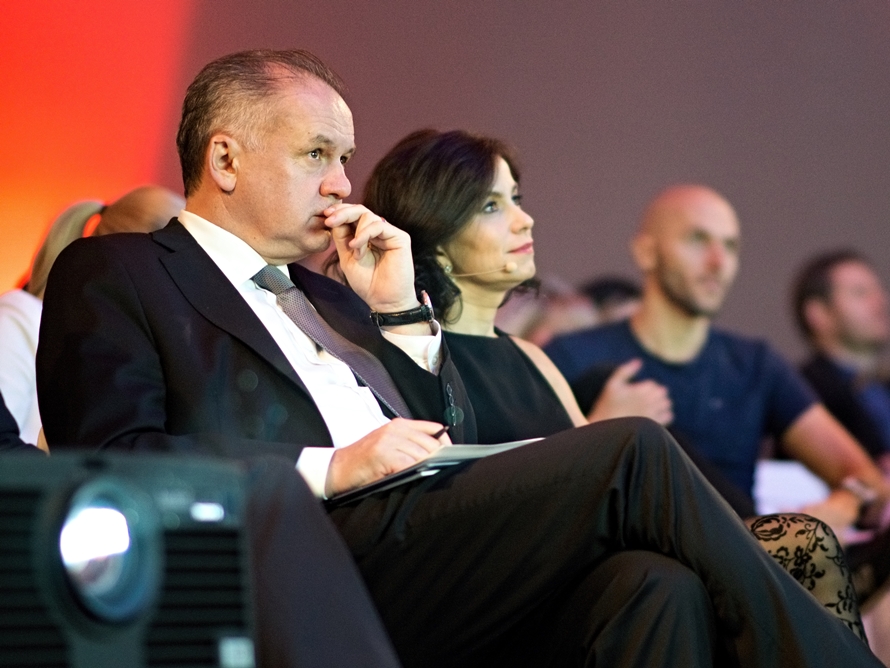 Najvýznamnejší vzor pre osobnosti vo filantropii je súčasný prezident Andrej Kiska