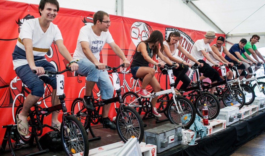 V stane ZSE sa testuje, koľko energie možno vyrobiť šliapaním na bicykli.