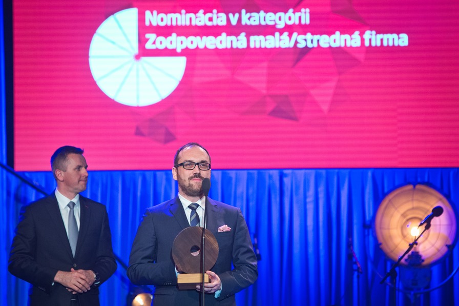 Radovan Pala zo spoločnosti TaylorWessing na fotografii spolu s Milanom Vašinom, CEO Slovak Telekom.