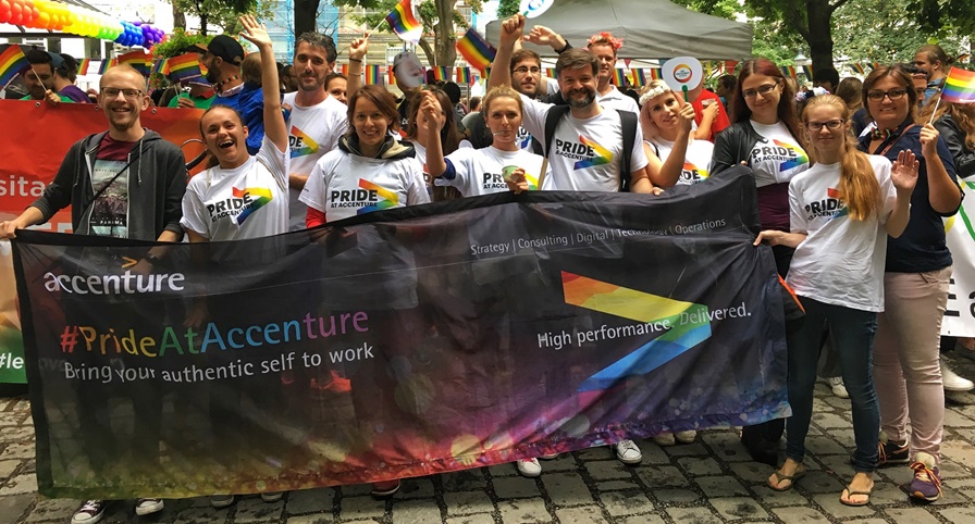 O hlavnú cenu Via Bona Slovakia za rok 2017 v kategórii veľká firma zabojuje Accenture.
