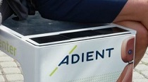 Adient daroval Bratislave “smart” lavičky