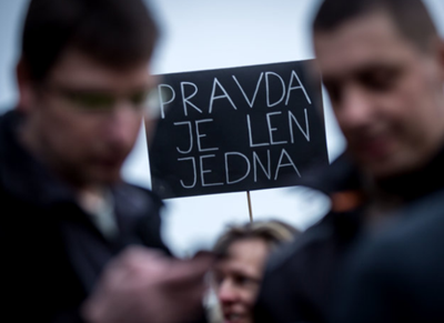 Neziskovky na protestoch: Museli zomrieť dvaja mladí ľudia, aby vláda započula našu túžbu po práve a