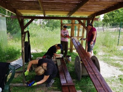 Zamestnanci VÚB opäť pomôžu komunitám v ich okolí