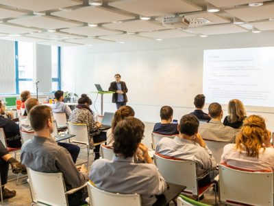 Zamestnanci VÚB sa každoročne stretávajú s uznávanými zahraničnými ekonómami