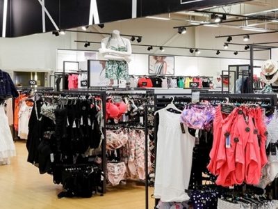 Tesco koná zodpovedne, ušetrilo 8,4 milióna vešiakov značky F&F