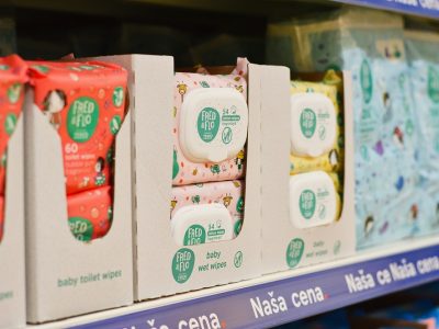 Tesco darovalo hygienické balíčky pre 50-tisíc slovenských mamičiek