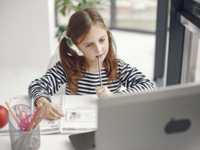 !VÝZVA UZATVORENÁ! Slovenské elektrárne darujú notebooky na dištančné vzdelávanie detí