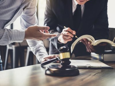Aká je rola štátu pri tvorbe inkluzívnejších pracovísk? Motivovať zamestnávateľov a ísť príkladom, zhodujú sa odborníci