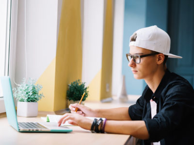 Ako žiť bezpečne online? Mladým ľuďom radí odborník na kyberbezpečnosť