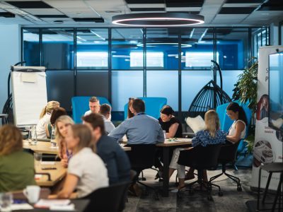 Expertné dobrovoľníctvo je prínosom pre obe strany, zhodujú sa firmy
