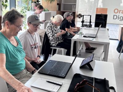 Deti z Budúcnosti INAK v akcii: Pomáhame seniorom a seniorkám orientovať sa v digitálnom svete